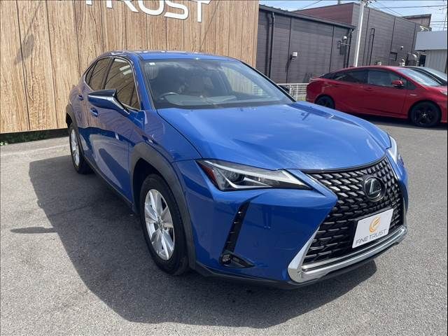 LEXUS UX200