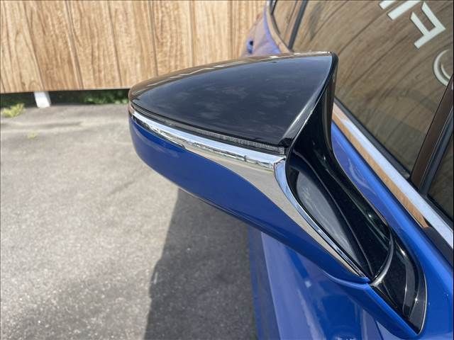 LEXUS UX200