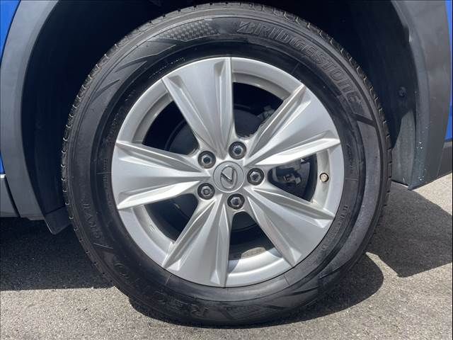 LEXUS UX200
