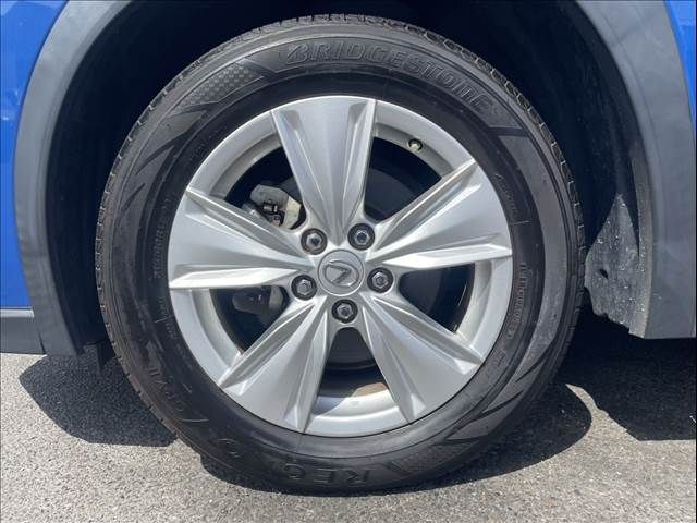LEXUS UX200