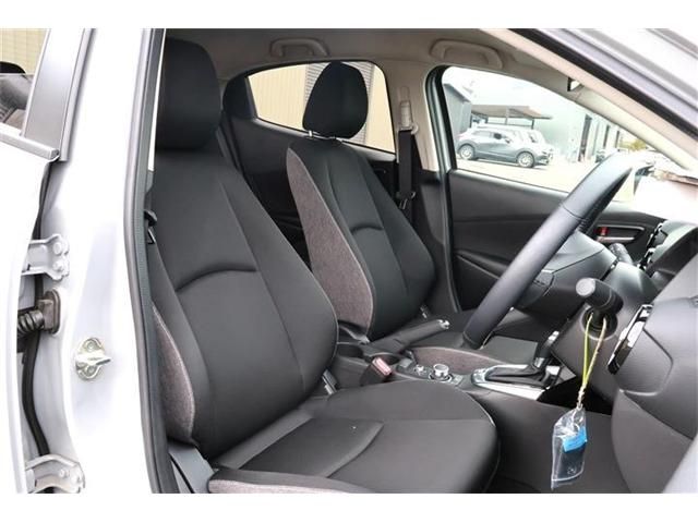 MAZDA2