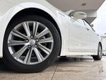CROWN sedan hybrid