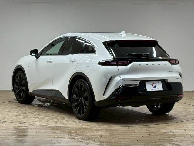 CROWN SPORT