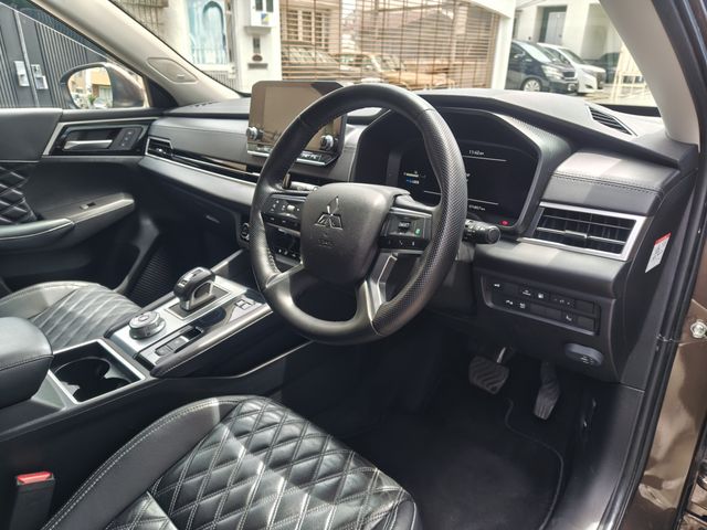 OUTLANDER PHEV