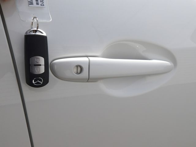 MAZDA2