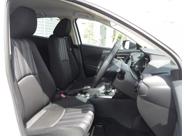 MAZDA2