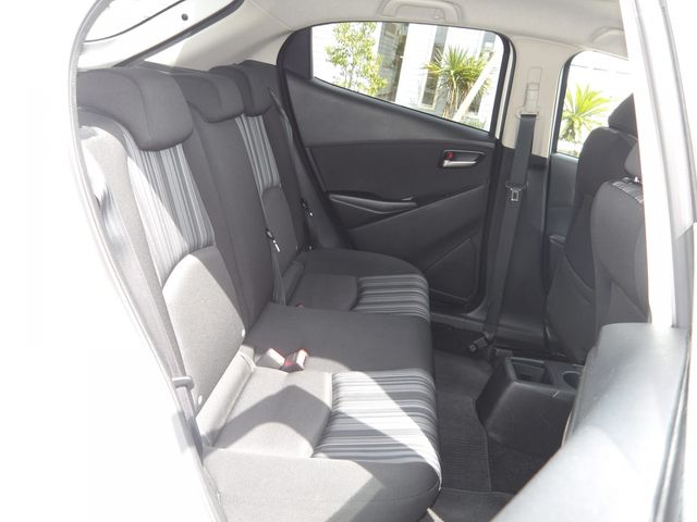 MAZDA2