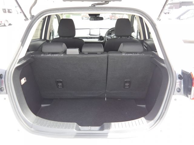 MAZDA2