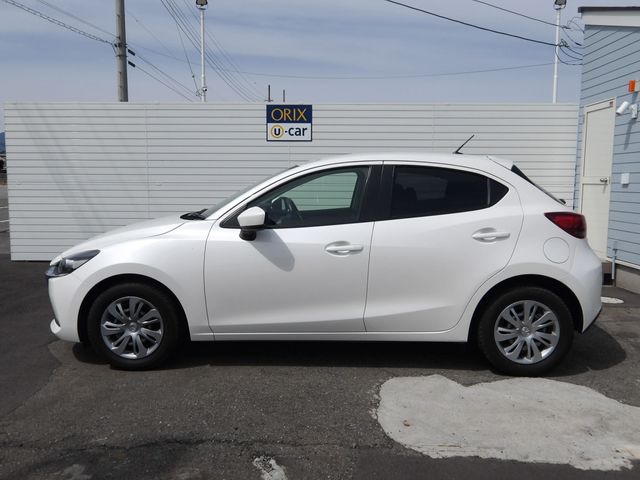 MAZDA2