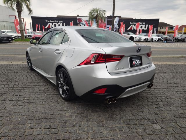 LEXUS IS300h
