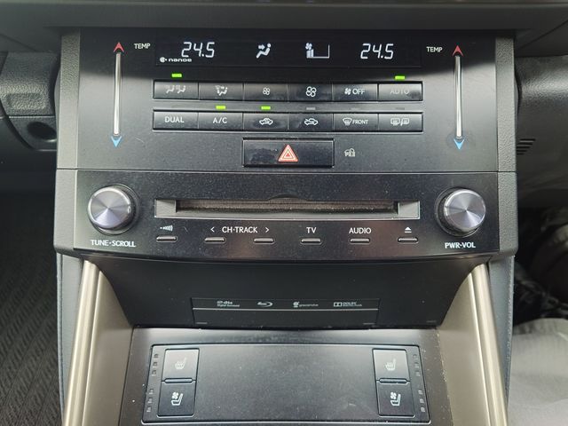 LEXUS IS300h