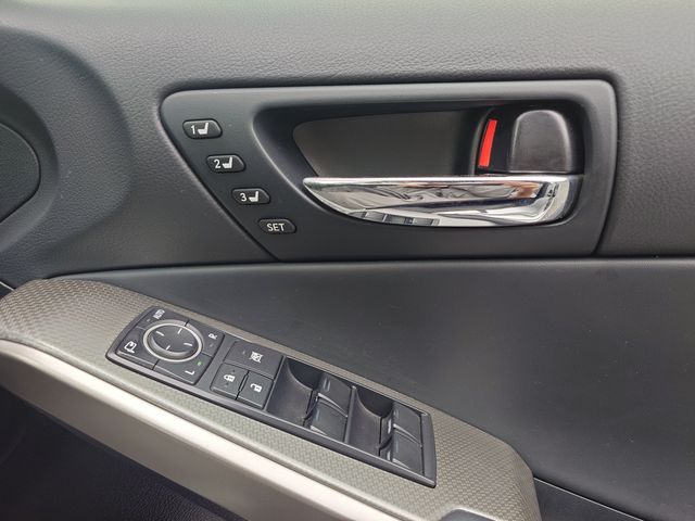 LEXUS IS300h