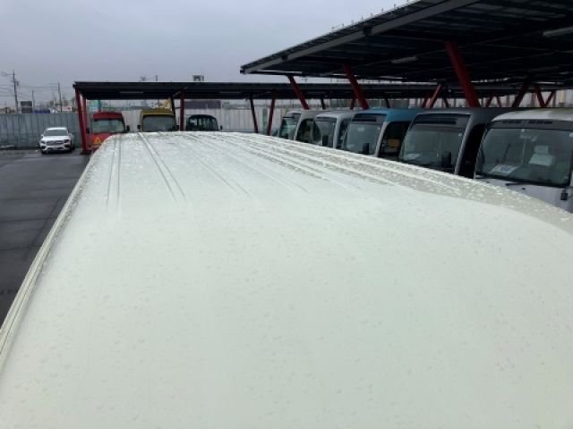 HIACE COMMUTER