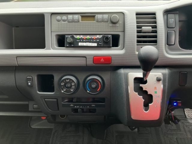 HIACE COMMUTER