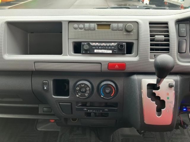 HIACE COMMUTER