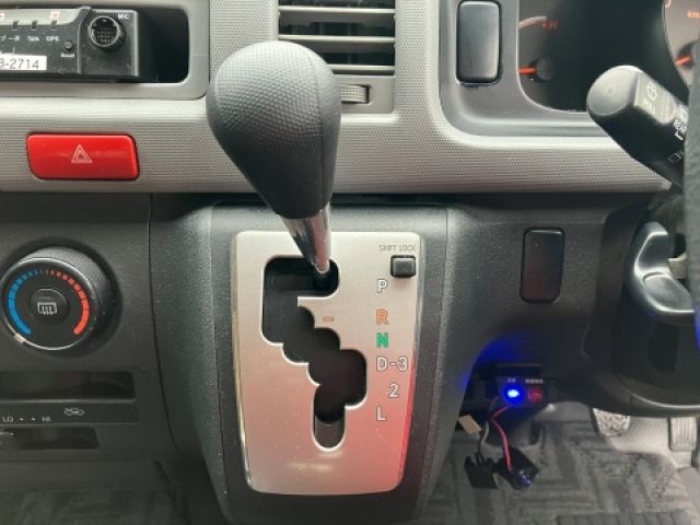 HIACE COMMUTER