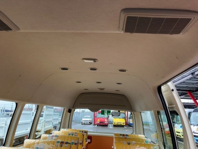 HIACE COMMUTER