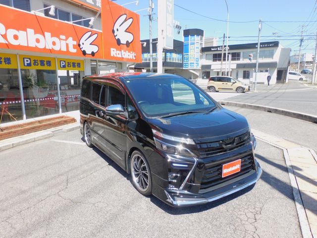 VOXY HYBRID