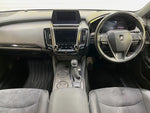 CROWN sedan hybrid