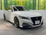 CROWN sedan hybrid