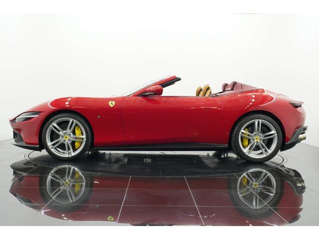FERRARI Roma Spider