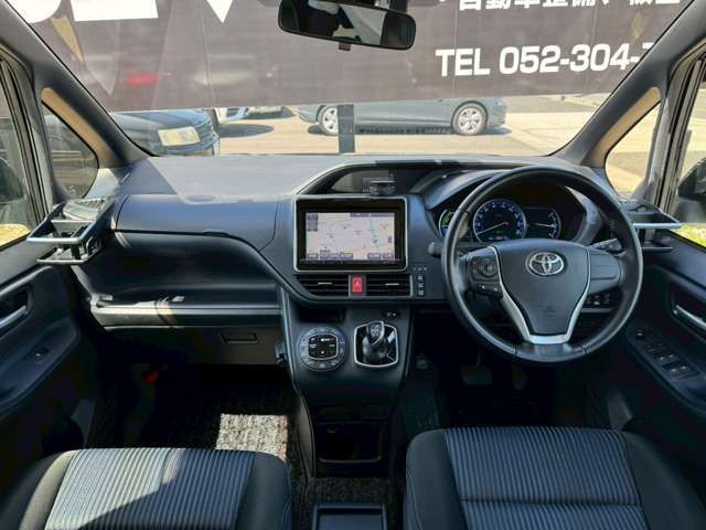 VOXY HYBRID