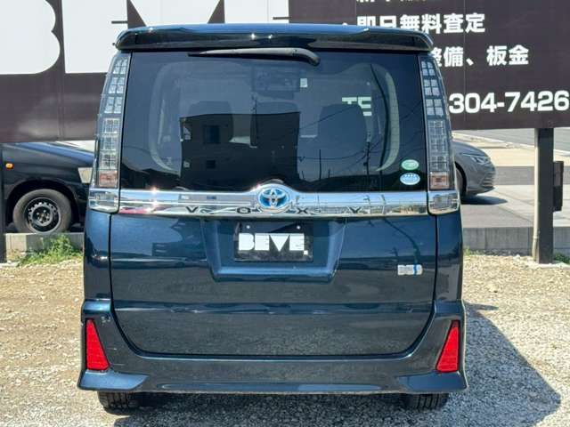 VOXY HYBRID