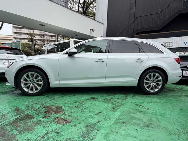 AUDI A4 AVANT