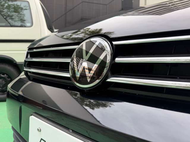 VOLKSWAGEN GOLF TOURAN