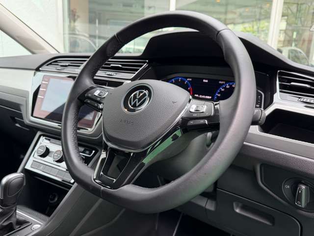 VOLKSWAGEN GOLF TOURAN
