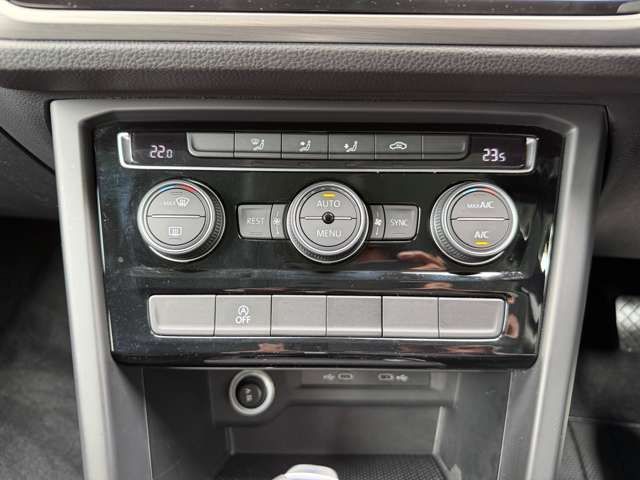 VOLKSWAGEN GOLF TOURAN