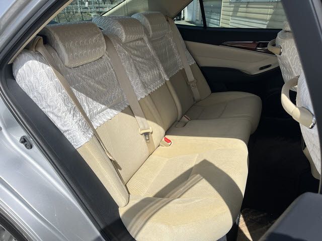 CROWN sedan