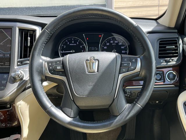 CROWN sedan