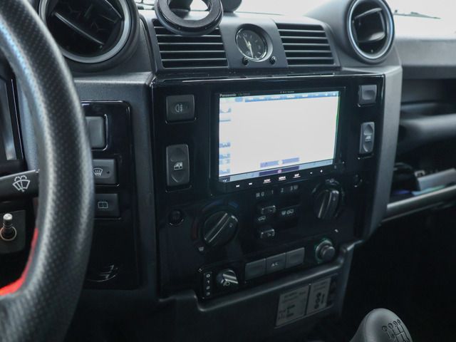 ROVER DEFENDER