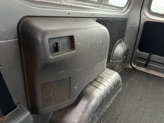 NV350 CARAVAN 4WD