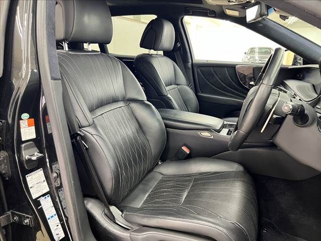 LEXUS LS500h 4WD