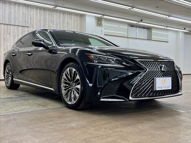 LEXUS LS500h 4WD