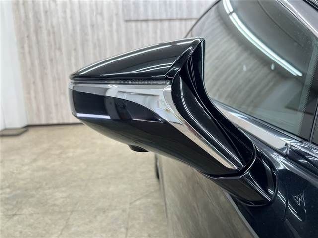 LEXUS LS500h 4WD