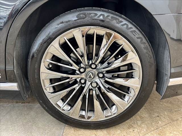 LEXUS LS500h 4WD