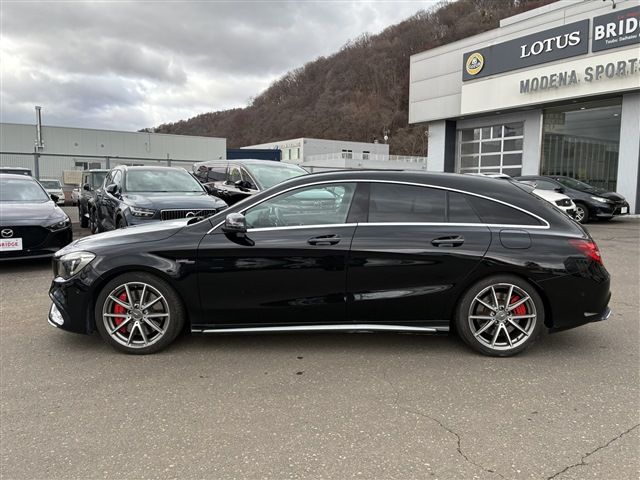 MERCEDES AMG CLA Shooting Brake