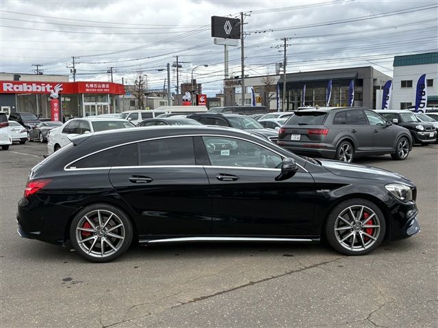MERCEDES AMG CLA Shooting Brake