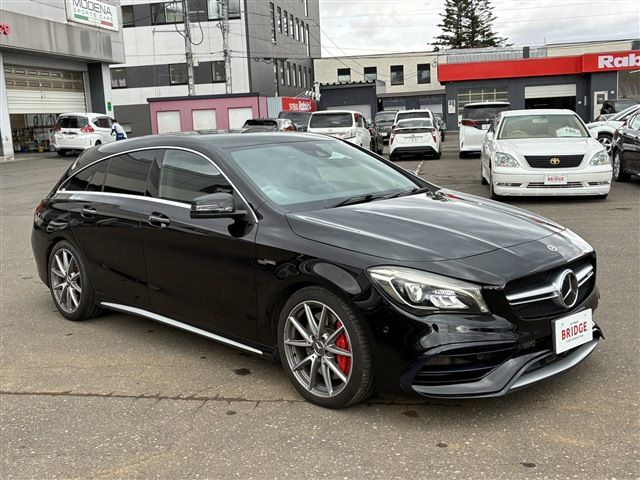 MERCEDES AMG CLA Shooting Brake