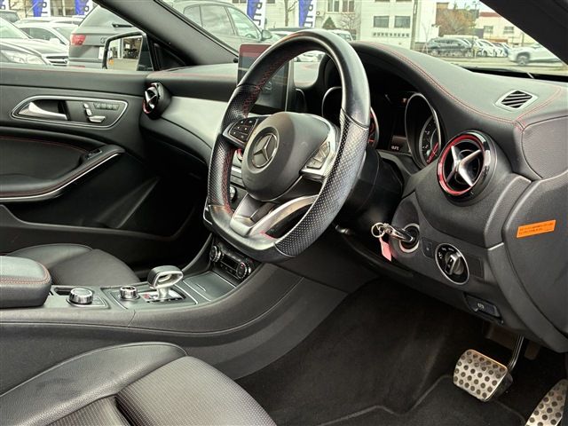 MERCEDES AMG CLA Shooting Brake