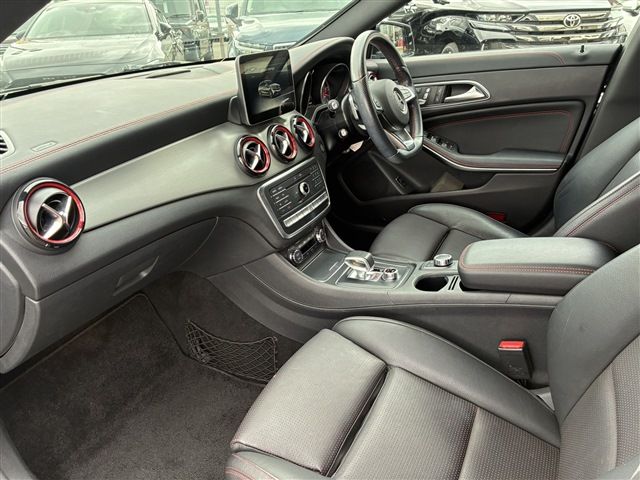 MERCEDES AMG CLA Shooting Brake