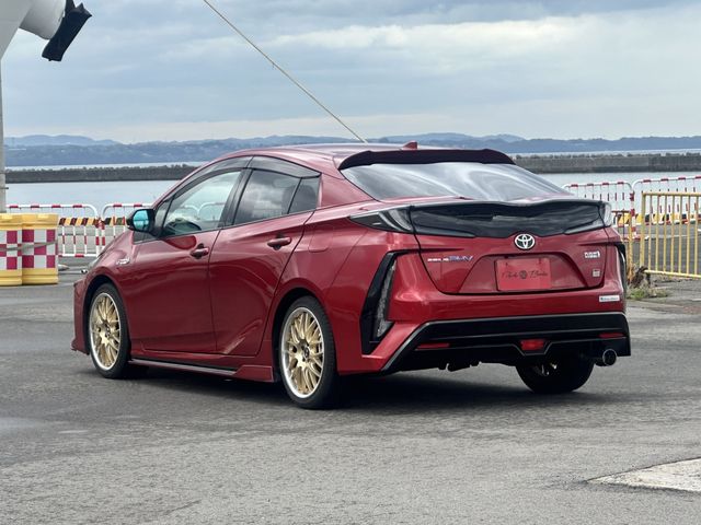 PRIUS PHV