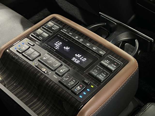 LEXUS LS600h