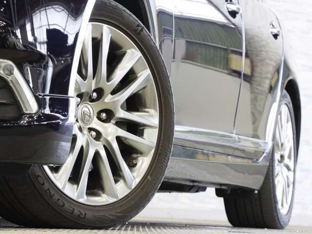 LEXUS LS600h