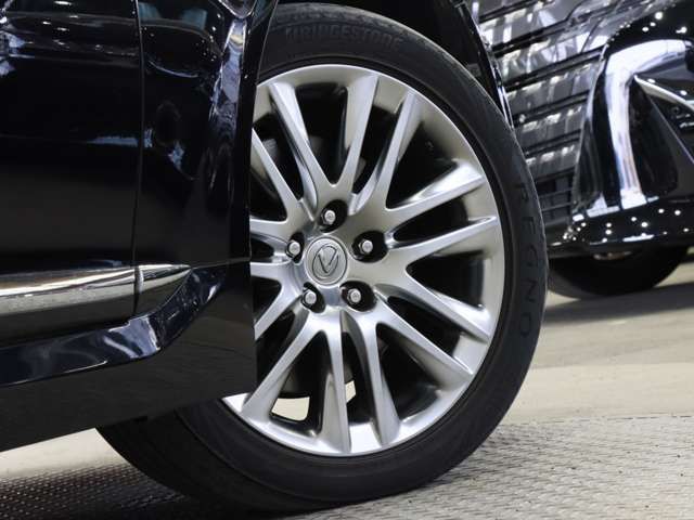 LEXUS LS600h
