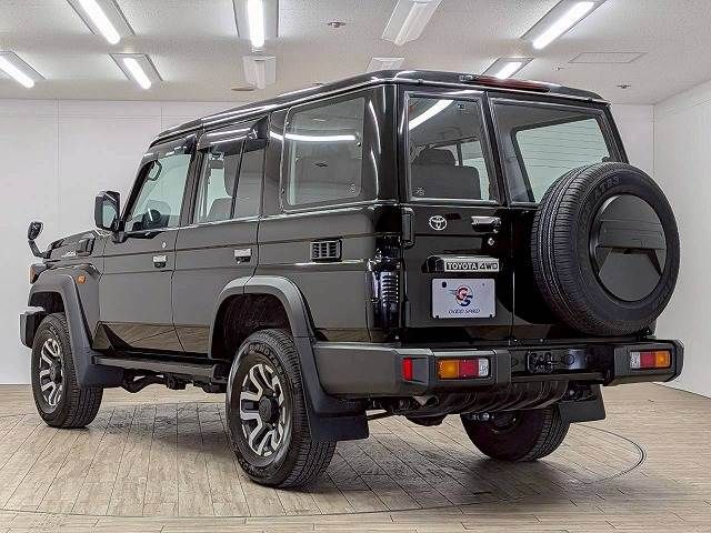 LANDCRUISER 70