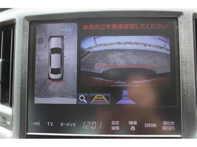 CROWN sedan hybrid